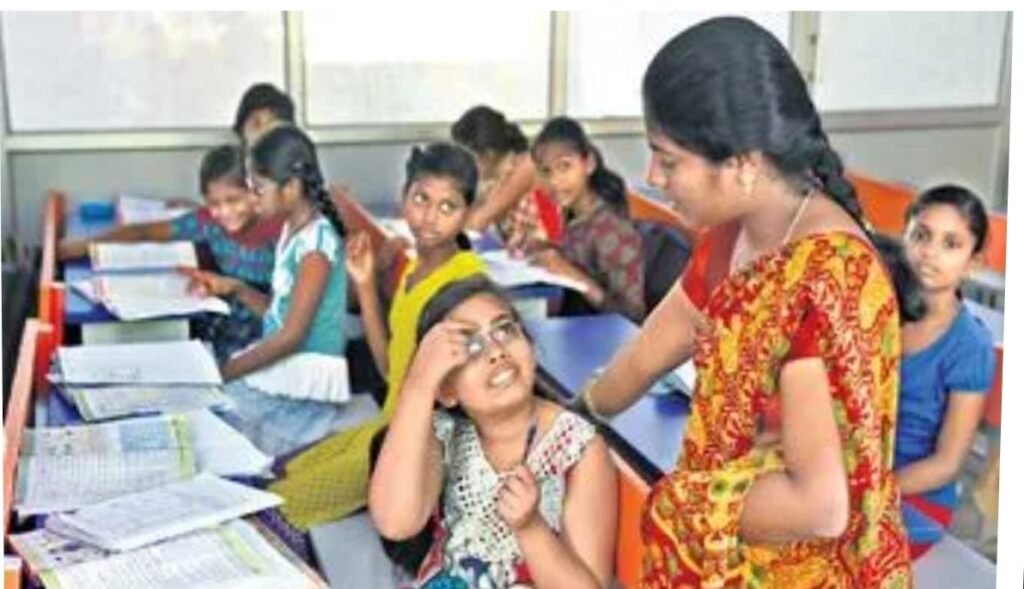 బడికి రాని టీచర్లపై వేటు!