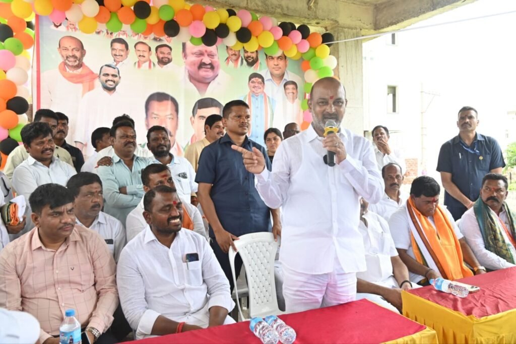 కరీంనగర్‌లో గణేష్ మండపాలకు ఉచిత కరెంట్