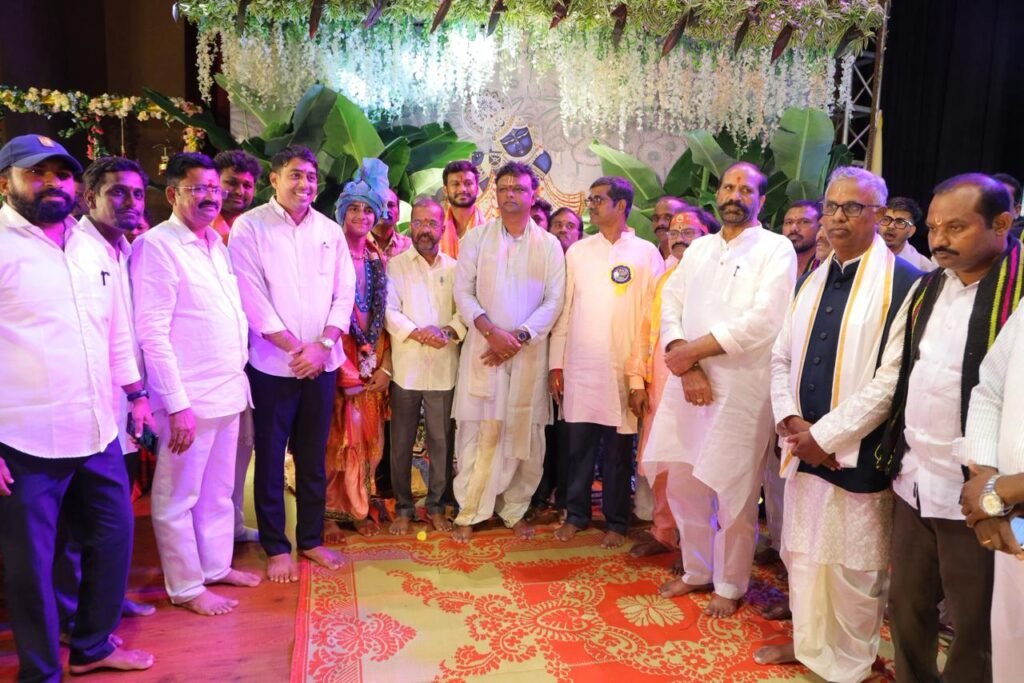 హనుమకొండ లో అంగరంగ వైభవంగా శ్రీకృష్ణ జన్మాష్టమి వేడుకలు.