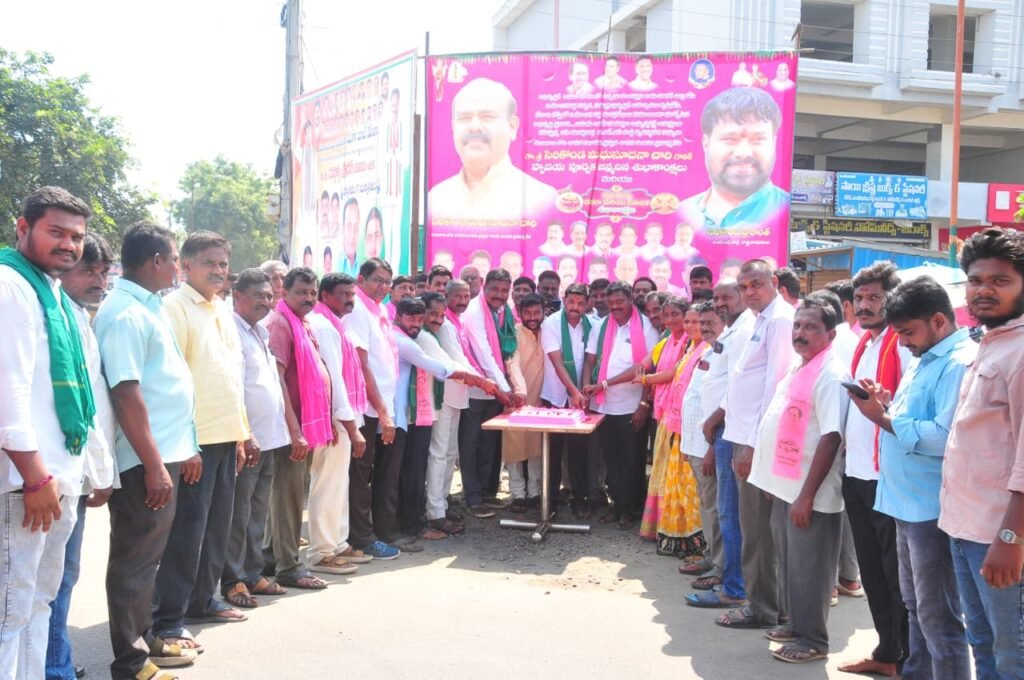ఘనంగా మాజీ స్పీకర్‌ సిరికొండ జన్మదిన వేడుకలు